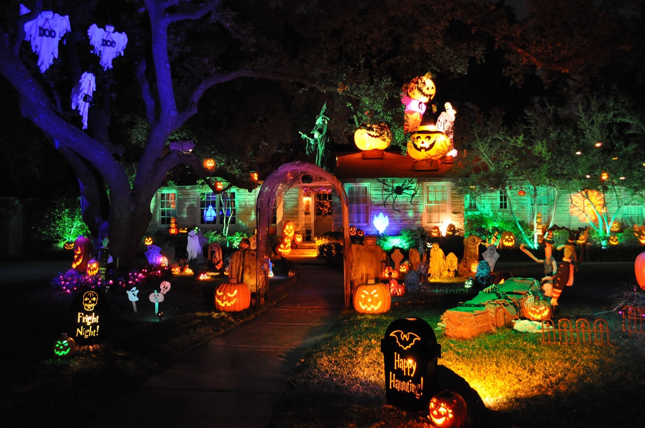 best-halloween-lights-2019-min