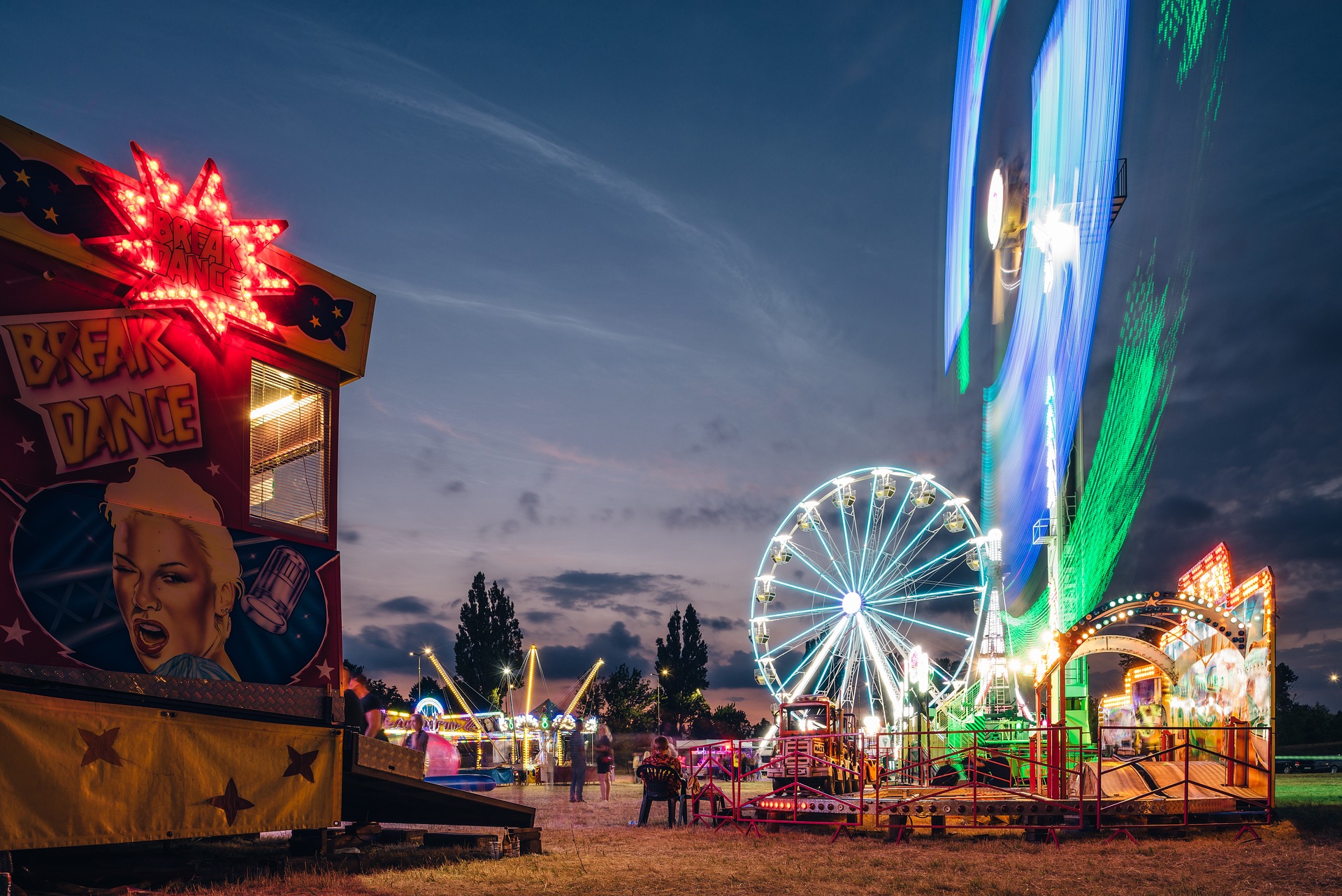 amusement-park-4392606_1920